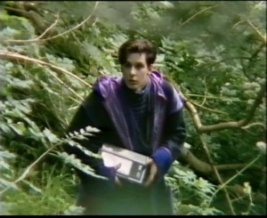 The children warn him and he activates Solita who again disperses the bad guys.