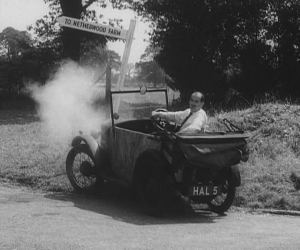 Mr. Goorlie crashes HAL 5