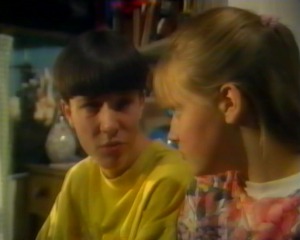 Gwyn warns Nia to be careful as Evan is not who he appears to be