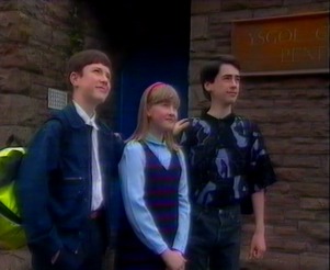 The three friends look up at the sky