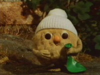 Pootle has a green balloon