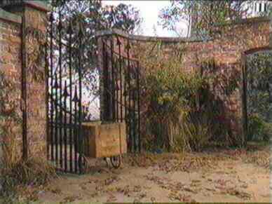 Midnight heads off with the cart